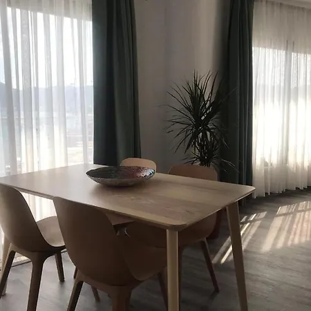 Modern Near Beach In Apartment *