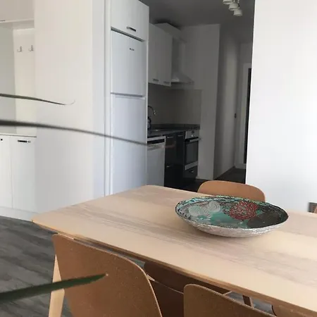 Modern Near Beach In Apartment *
